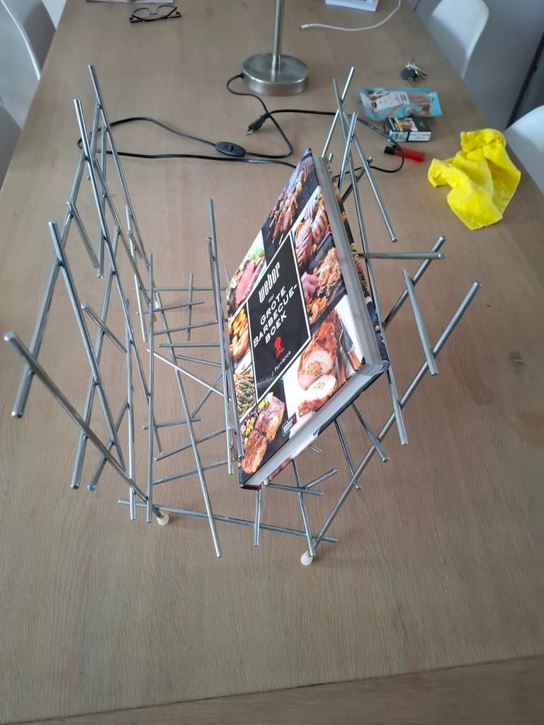 Te koop kartell tijdschriften rek, Huis en Inrichting, Woonaccessoires | Krantenbakken en Lectuurbakken, Ophalen, Zo goed als nieuw