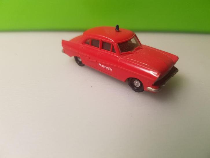 Brekina - Ford Taunus 17m Feuerwehr [rood] 1/87, Hobby en Vrije tijd, Modelauto's | 1:87, Zo goed als nieuw, Auto, Brekina, Ophalen of Verzenden