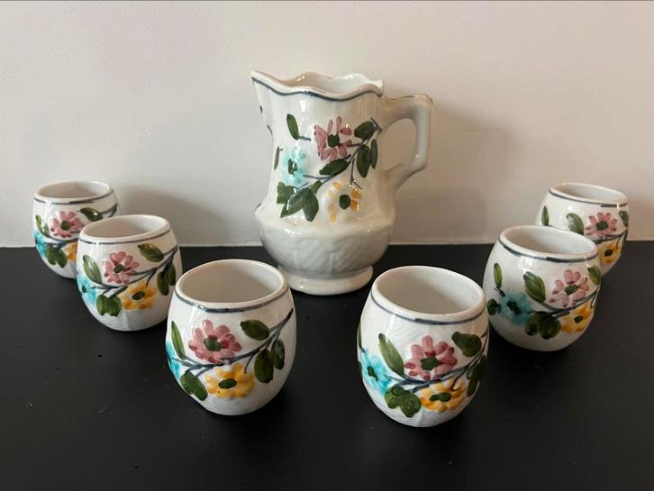 Servies set melkkan met 6 bekers bloemenpatroon, Huis en Inrichting, Keuken | Servies, Gebruikt, Compleet servies, Overige stijlen