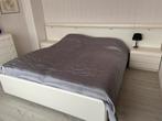 Tweepersoons bed met achterwand en nachtkastjes, Huis en Inrichting, 180 cm, 220 cm, Zo goed als nieuw, Ophalen