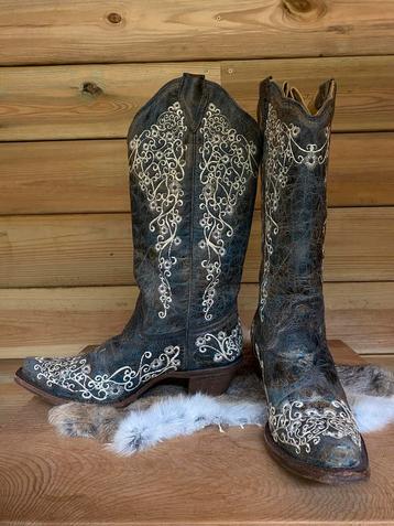 Corral Women's Embroidery Snip Toe Cowgirl Boots A1094 beschikbaar voor biedingen