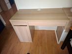Micke bureau, Huis en Inrichting, Bureaus, Ophalen, Zo goed als nieuw