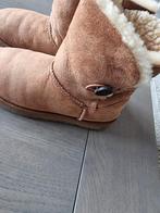 UGG schoenen maat 36 voor 25 euro, Ophalen of Verzenden, Zo goed als nieuw, Sneakers of Gympen