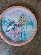 Fantasy model wandklok, Ophalen of Verzenden, Zo goed als nieuw, Analoog, Wandklok