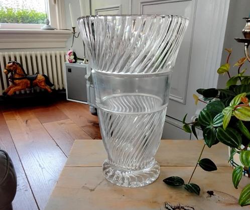 Grote zware vintage dikke glazen vaas - van glas, Huis en Inrichting, Woonaccessoires | Vazen, Gebruikt, Overige kleuren, Minder dan 50 cm