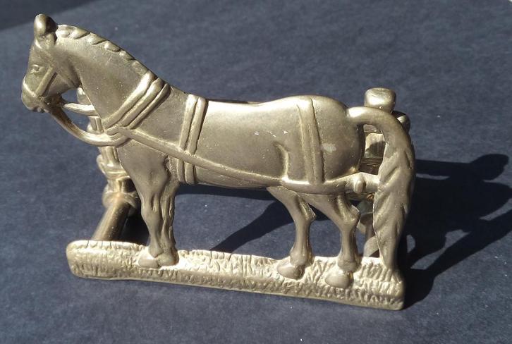 MESSING ART NOUVEAU BRIEVENHOUDER PAARD WERKPAARD, Antiek en Kunst, Curiosa en Brocante, Verzenden