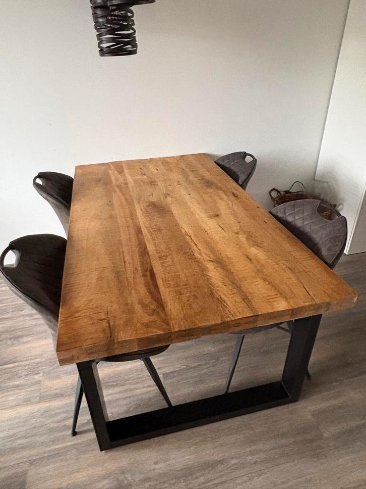 Eettafel mango hout + 4 Haco stoelen, Huis en Inrichting, Tafels | Eettafels, Gebruikt, 100 tot 150 cm, 150 tot 200 cm, Vier personen