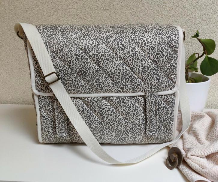 Luiertas, inclusief bijpassend verschoonmatje (uniek), Kinderen en Baby's, Luiertassen, Nieuw, Ophalen of Verzenden