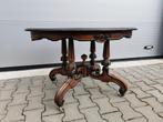 Antieke salontafel met sierlijk houtsnijwerk, Ophalen of Verzenden