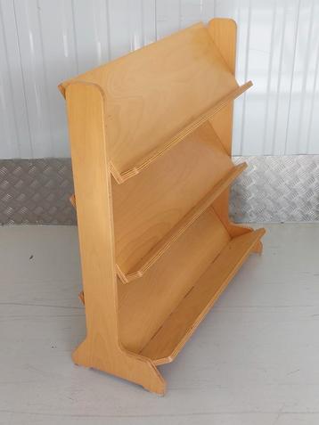 vintage boekenrek schoolkastje boekebrekje schoolkast beschikbaar voor biedingen