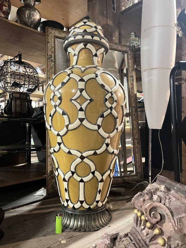 Zeer grote keramiek dekselpot Marokko met been  antiek, Antiek en Kunst, Antiek | Keramiek en Aardewerk, Ophalen