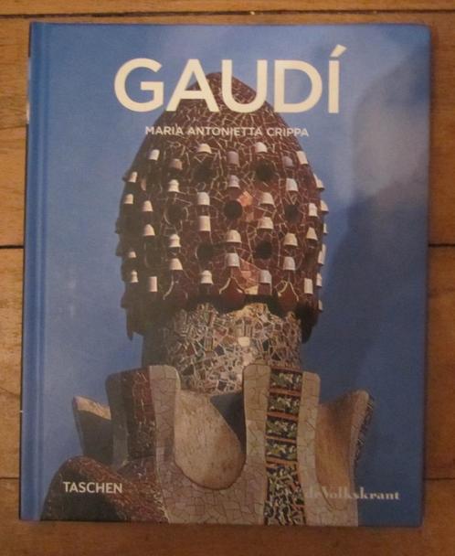 Gaudi geschreven door Maria Antoinetta Crippa Volkskrant, Boeken, Kunst en Cultuur | Architectuur, Zo goed als nieuw, Architecten