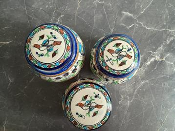 Set van 3 handbeschilderde Iraanse potten – vintage look beschikbaar voor biedingen