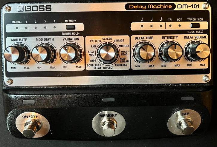Boss DM-101 Delay Machine, Muziek en Instrumenten, Effecten, Zo goed als nieuw, Ophalen of Verzenden