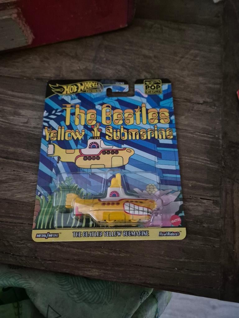 hot wheels yellow submarine the beatles pop culture, Hobby en Vrije tijd, Modelauto's | Overige schalen, Nieuw, Auto, Ophalen of Verzenden