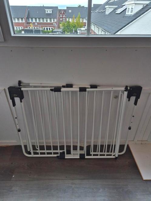 2 traphekjes van A3 Safetydoor baby & Kids Z.G.A.N., Kinderen en Baby's, Traphekjes, Zo goed als nieuw, Overige typen, Metaal of IJzer