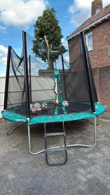 Trampoline, nog in goede staat! beschikbaar voor biedingen