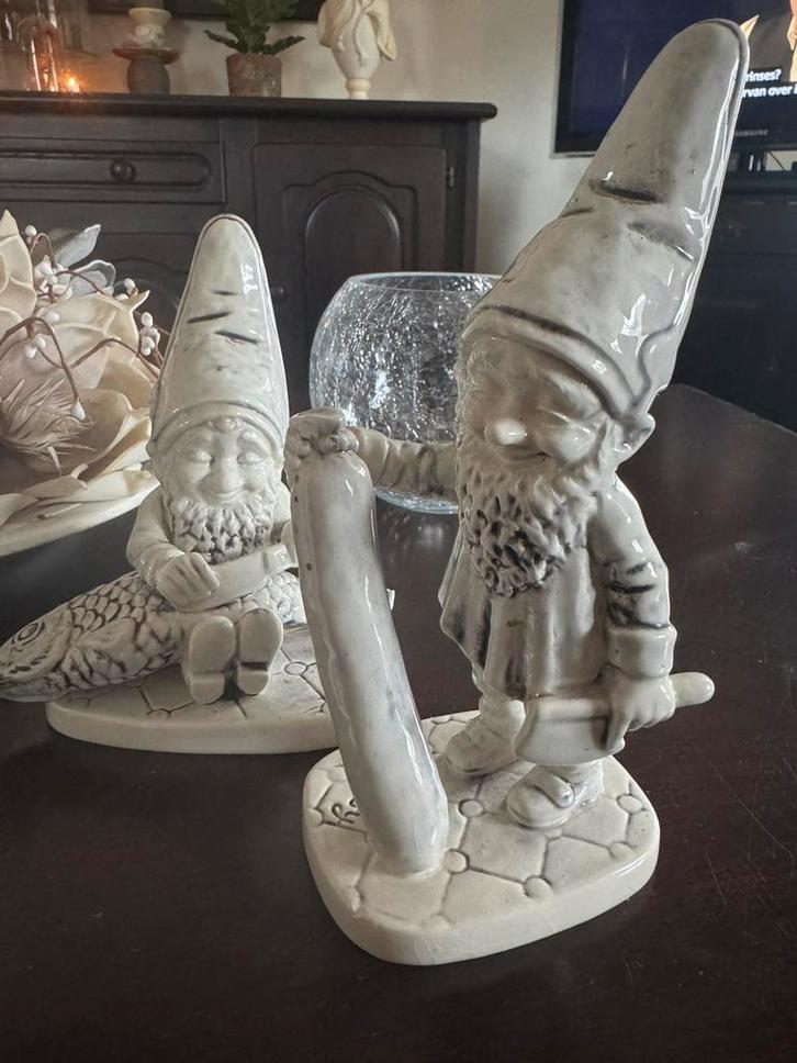 Goebel kabouters 2 stuks met kleine beschadiging, Verzamelen, Beelden en Beeldjes, Gebruikt, Fantasy, Verzenden