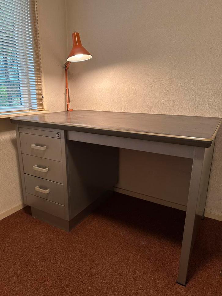 Vintage Industrieel Bureau, Huis en Inrichting, Bureaus, Gebruikt, Bureau, Ophalen