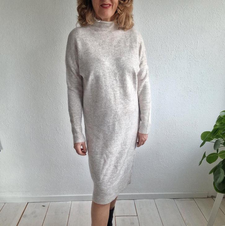 If it Were Me gebreide jurk. Maat M. Beige., Kleding | Dames, Jurken, Zo goed als nieuw, Maat 38/40 (M), Beige, Ophalen of Verzenden