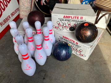 Set van 10 kegels/pins, Qubic AMF inclusief bowlingbal. beschikbaar voor biedingen