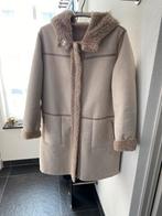 Beige suede look winterjas maat 42, Ophalen, Zo goed als nieuw, Maat 42/44 (L), Beige