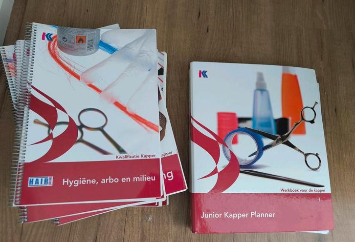 Hair Level Kappersboeken Bundel + Junior Werkboek – Compleet, Boeken, Studieboeken en Cursussen, Zo goed als nieuw, Alpha, Ophalen