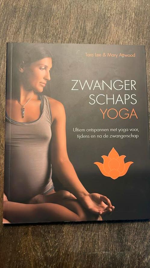 Mary Attwood - Zwangerschapsyoga, Boeken, Schoolboeken, Zo goed als nieuw, Nederlands, Overige niveaus, Ophalen of Verzenden