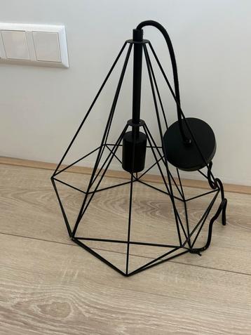 Leuke hanglamp zwart beschikbaar voor biedingen
