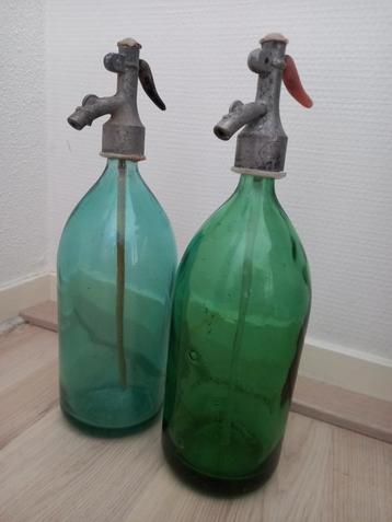 Antieke Spoelwaterflessen - Set van 2 beschikbaar voor biedingen