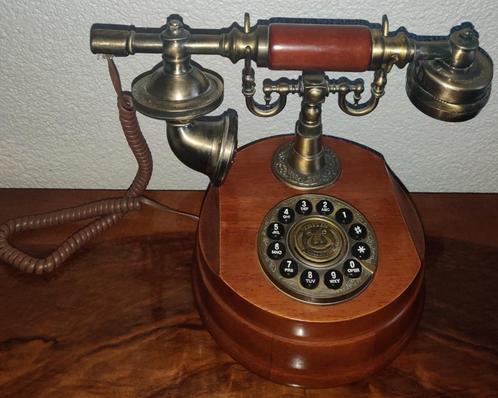 2 x Oude telefoons hout met messing en zwart, Telecommunicatie, Vaste telefoons | Niet Draadloos, Gebruikt, Ophalen