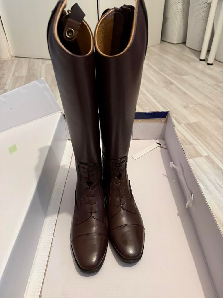 Nieuwe bruine leren rijlaarzen merk Mondoni Kendal. Maat 36W, Dieren en Toebehoren, Paardrijkleding, Dressuur, Nieuw, Ophalen of Verzenden