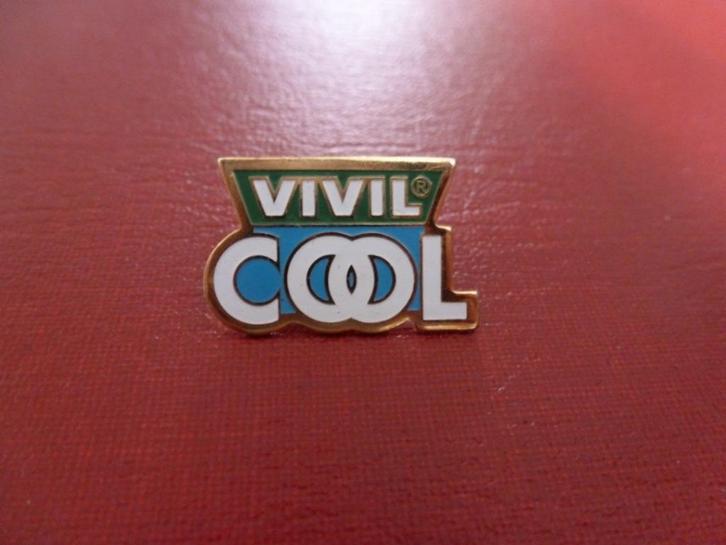 Speldje / pin / button Vivil Cool, Verzamelen, Speldjes, Pins en Buttons, Gebruikt, Speldje of Pin, Overige onderwerpen, Ophalen of Verzenden
