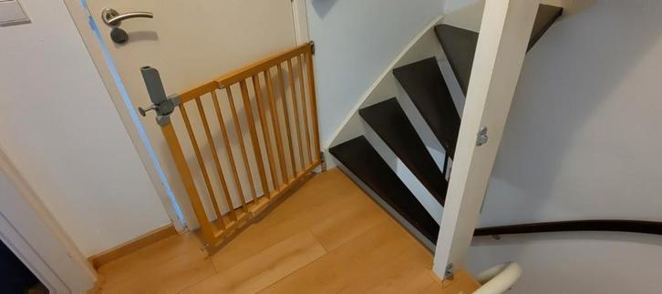 Twee verstelbare traphekjes 75-120cm, Kinderen en Baby's, Traphekjes, Gebruikt, Schroefhekje, Hout, 115 cm of meer, Ophalen of Verzenden