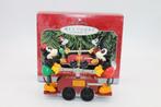 Hallmark ornament The Mickey and Minnie Handcar kerst Noël, Ophalen of Verzenden, Mickey Mouse, Nieuw, Beeldje of Figuurtje