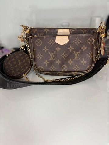 Luxe crossbody tas – designer stijl – met gouden details beschikbaar voor biedingen