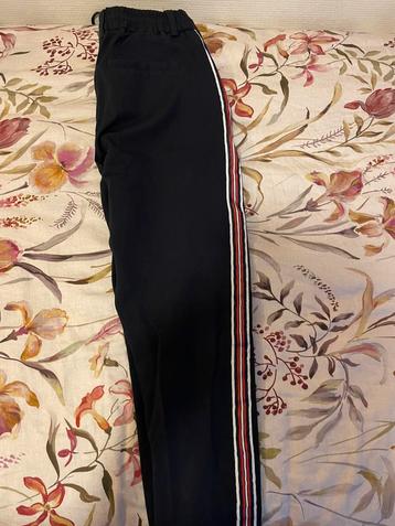 Only Broek beschikbaar voor biedingen