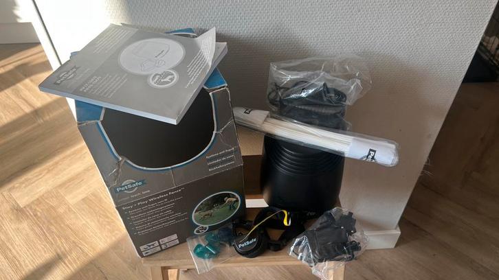 PetSafe stay and play wireless fence, Dieren en Toebehoren, Hondenhalsbanden en Penningen, Zo goed als nieuw, Ophalen of Verzenden