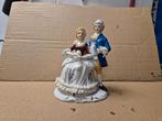 Porseleinen beeldje van een koppel, Antiek en Kunst, Ophalen of Verzenden
