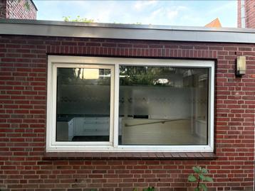 Kunstof kozijn wit beschikbaar voor biedingen