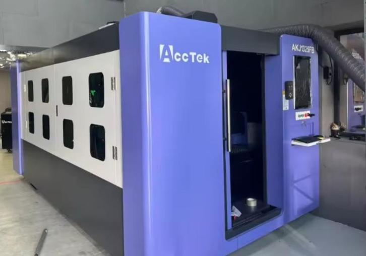AccTek CNC Fiber Laser Snijmachine, Zakelijke goederen, Machines en Bouw | Metaalbewerking, Ophalen of Verzenden
