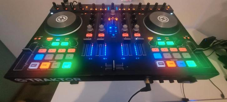 Traktor Kontrol S4 MK2 DJ Controller + traktor pro 3, Muziek en Instrumenten, Dj-sets en Draaitafels, Gebruikt, Dj-set, Overige merken
