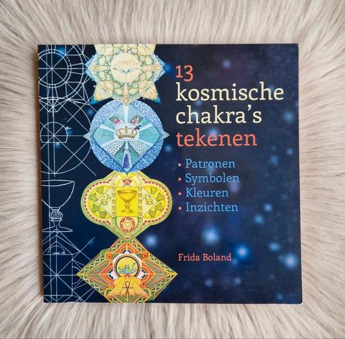 Frida Boland - Kosmische chakras 13 tekenen, Boeken, Esoterie en Spiritualiteit, Zo goed als nieuw, Instructieboek, Ophalen of Verzenden