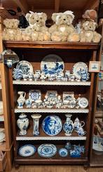 Kast vol o.a. Delfts Blauw, Borden, Antieke kopjes, Bekers., Ophalen