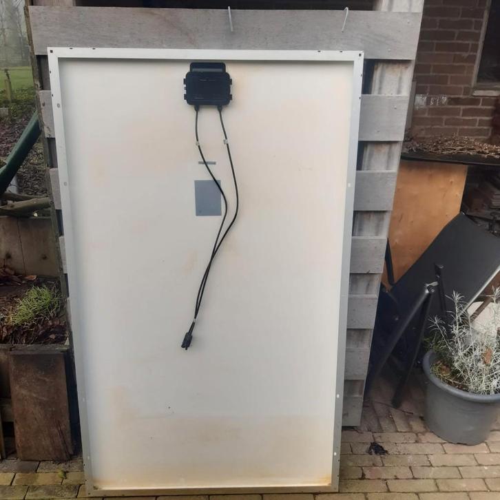 18 zonnepanelen + bijbehorende omvormer, Doe-het-zelf en Verbouw, Zonnepanelen en Toebehoren, Gebruikt, Paneel, 200 wattpiek of meer