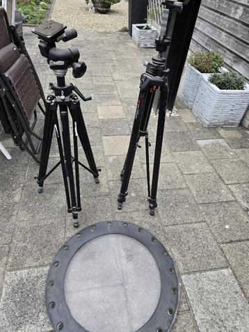 2 x manfrotto filmcamera statieven plus plaat beschikbaar voor biedingen