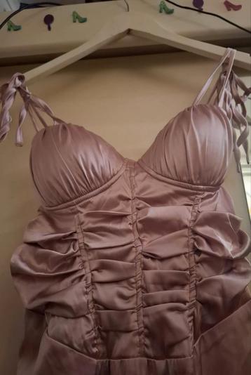 Leuke satijnen jumpsuit maat m beschikbaar voor biedingen
