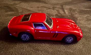 Ferrari 250 GTO van Bburago beschikbaar voor biedingen