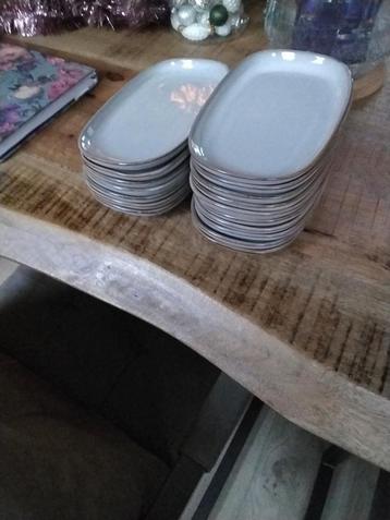 Ikea gebaksbordjes gladelig.  beschikbaar voor biedingen