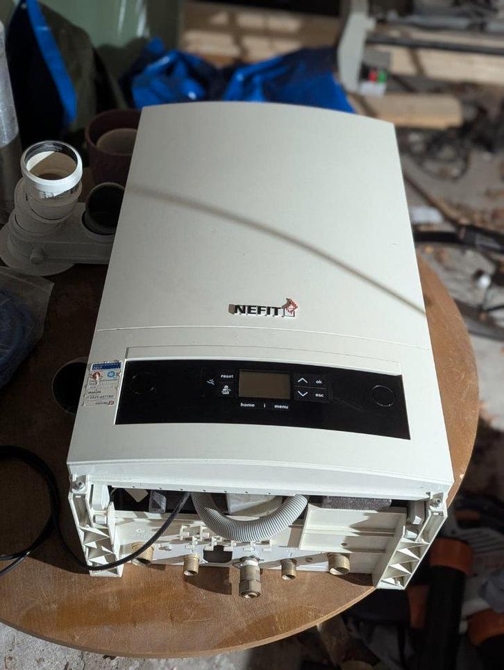 Nefit cv-ketel, Doe-het-zelf en Verbouw, Verwarming en Radiatoren, Gebruikt, Cv-ketel of Combi-ketel, 30 tot 80 cm, Minder dan 60 cm